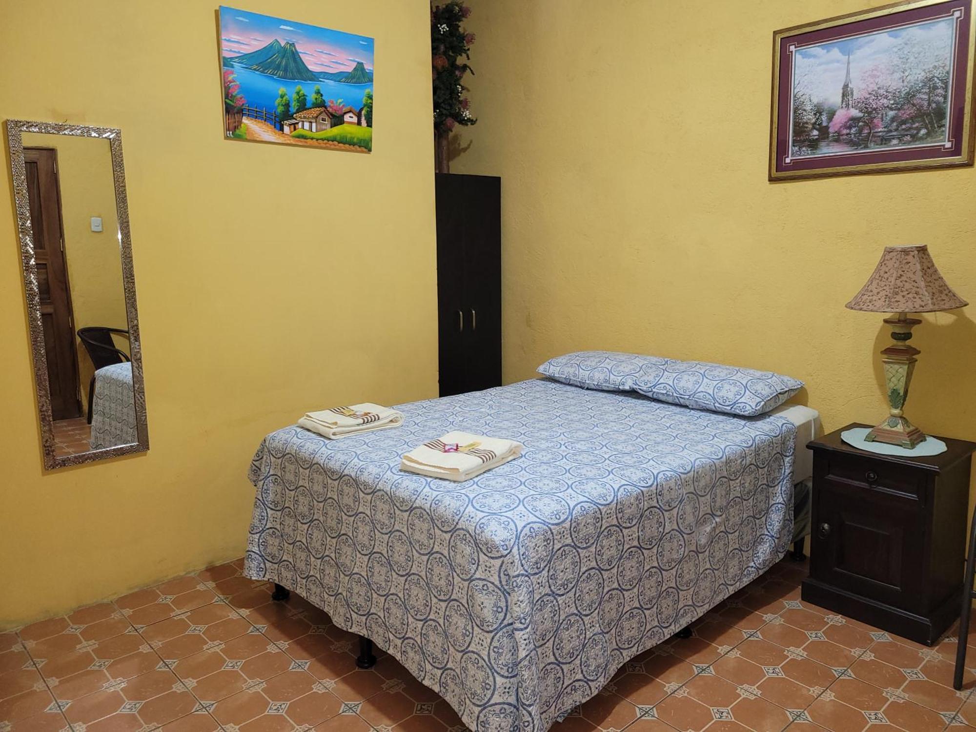 Hotel Nolasco Антигуа-Гватемала Экстерьер фото