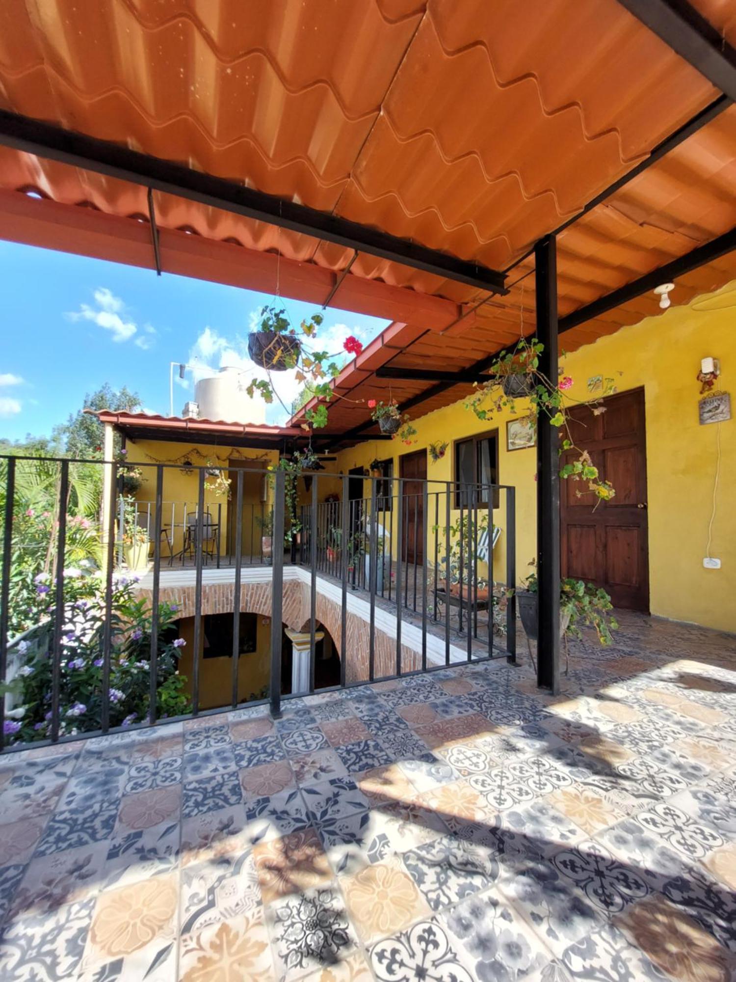 Hotel Nolasco Антигуа-Гватемала Экстерьер фото